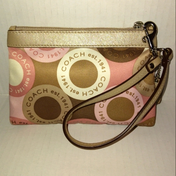 ☆Like New☆Rare COACH Soho Snaphead Pink Sateen Medium Clutch Wristlet ☆ - Picture 5 of 16